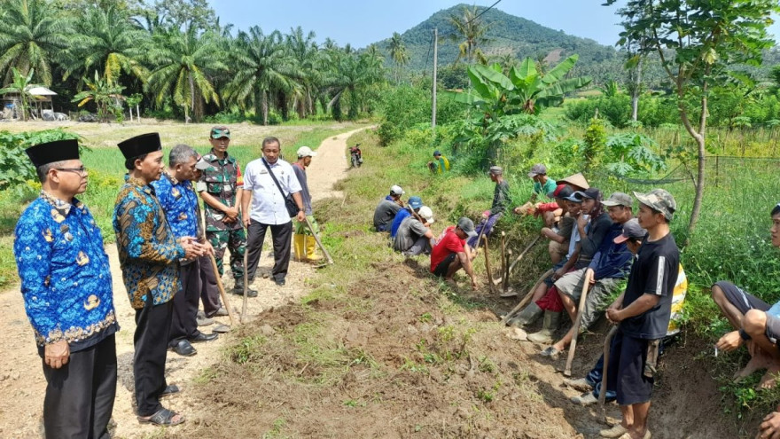 Bulan Bhakti Gotong Royong (BBGRM) di Pekon Banjarejo, Kecamatan Banyumas, Kabupaten Pringsewu 2024